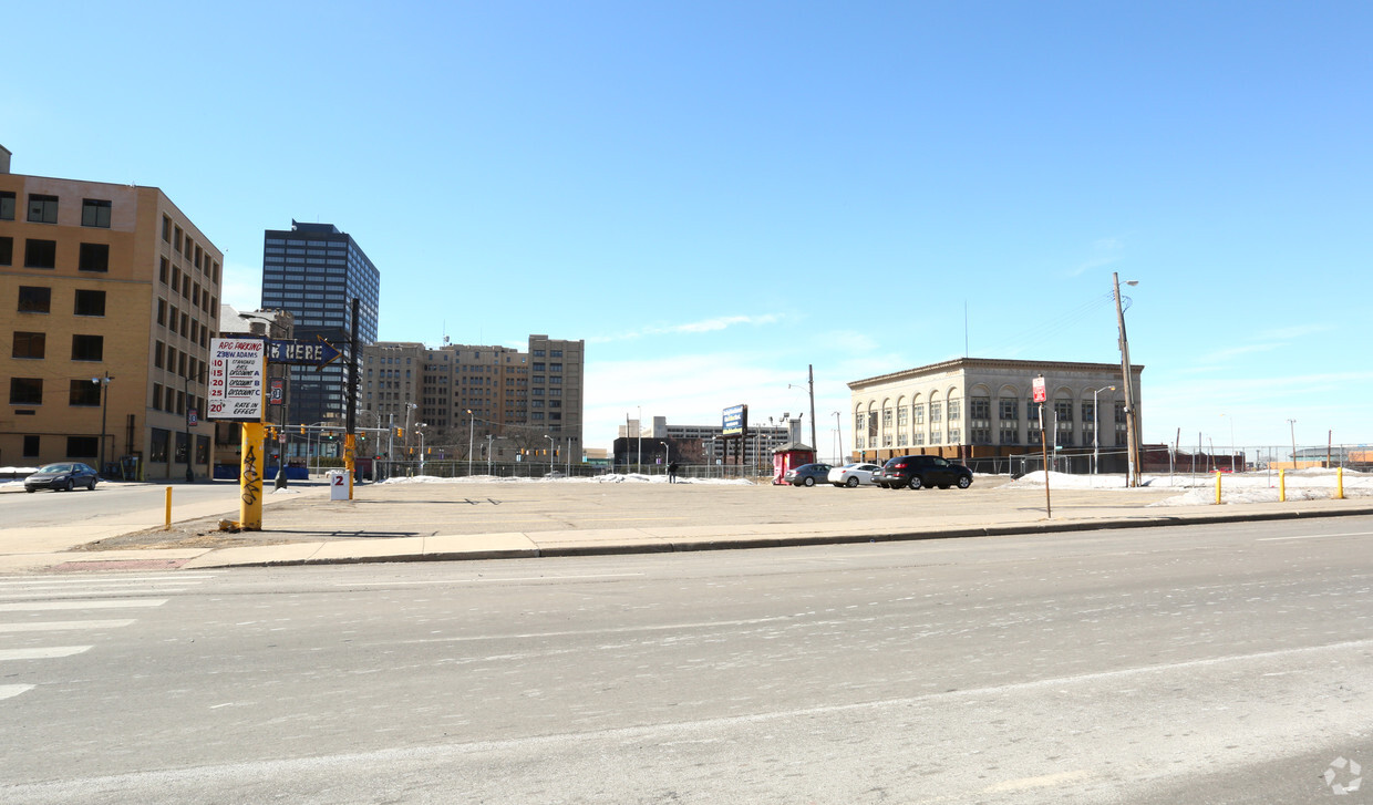 Opinion: How to tackle Detroit's empty parking lots